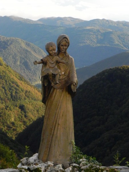 Kip Marije z Jezusom pri komuni Don Pierina