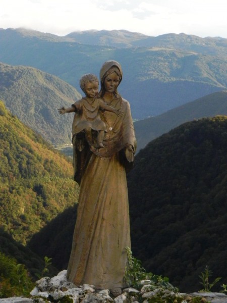 Kip Marije z Jezusom pri komuni Don Pierina