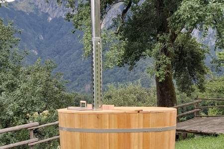 Lesena kad — detajl